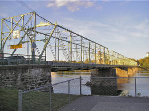 WC4/Calhoun_Street_Bridge_2.jpg